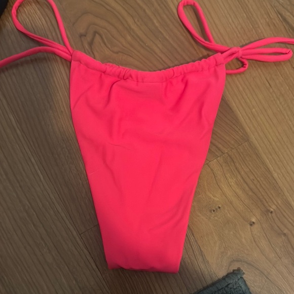 Vibrant Pink Bikini Set - Picture 4 of 4